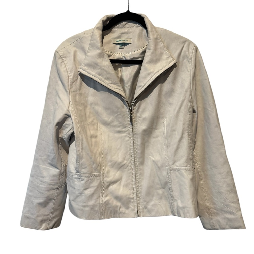 Siena Studio White Leather Jacket with Tailored Fit and Notched Lapel